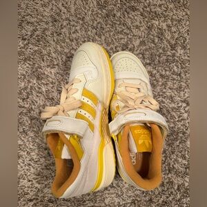 Adidas Sneakers